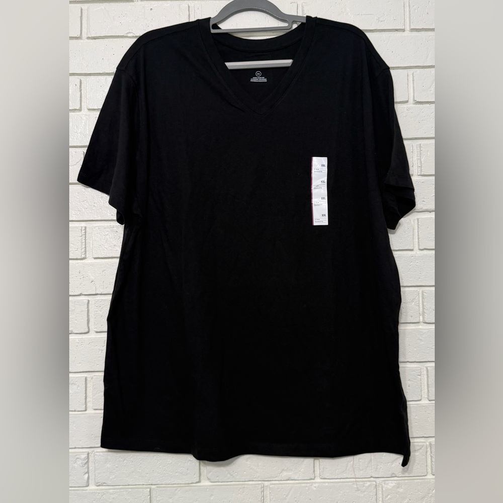 Men’s Goodfellow Black V-neck tee. Size XXL. NWT